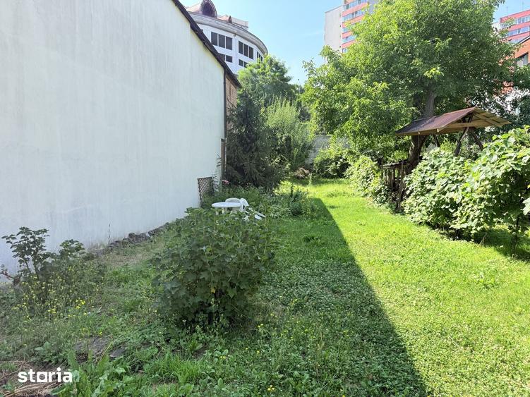Casă cu 2 camere cu Teren 300 Mp în Central