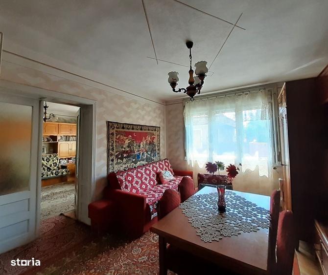 Casă cu 4 camere în Ultracentral