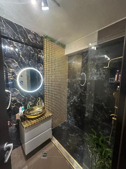 Apartament cu 3 camere semidecomandat în Apărătorii Patriei