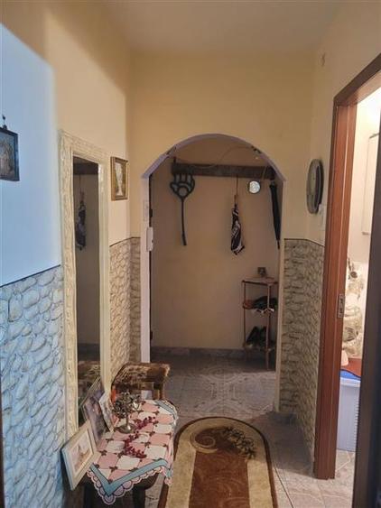 Apartament cu 3 camere nedecomandat în 9 Mai
