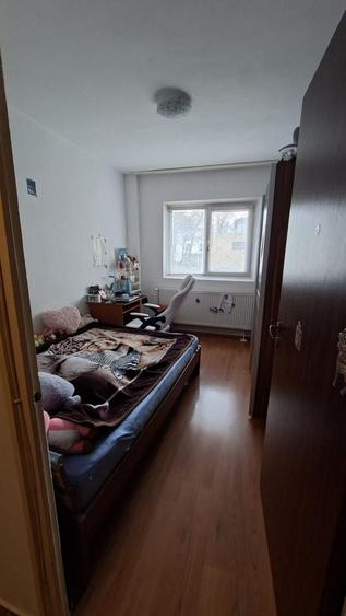 Apartament cu 3 camere decomandat în Rahova