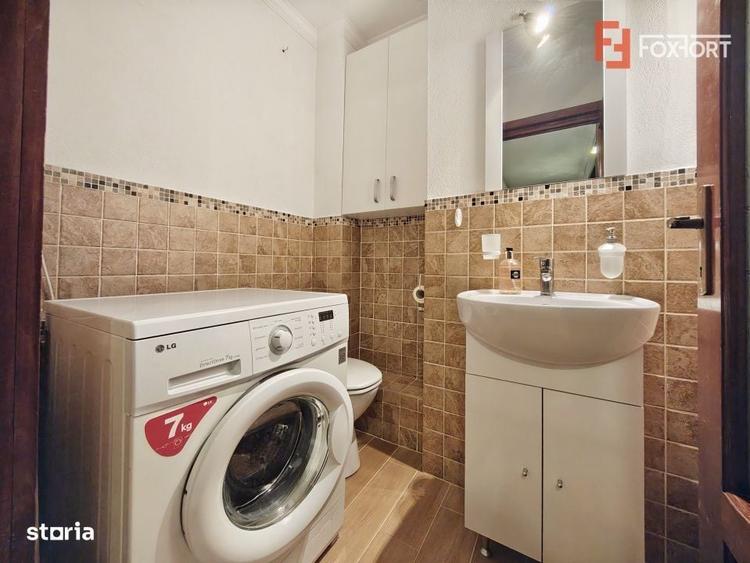 Apartament cu 3 camere decomandat în Girocului