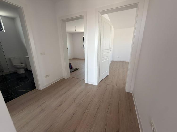 Casă individuală cu 3 camere cu Canalizare în Cârcea