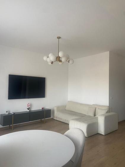 Apartament cu 2 camere decomandat în Torontalului