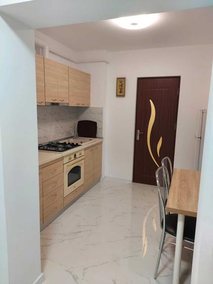 Apartament cu 2 camere decomandat în Nicolina
