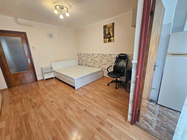 Garsonieră decomandată în Exterior Vest
