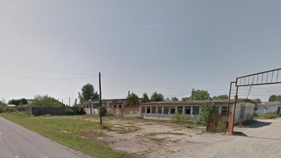 Spațiu industrial, de 3,200 mp, în Bazoș