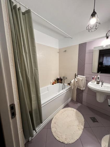 Apartament cu 3 camere decomandat în Exterior Vest