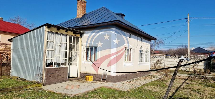 Casă individuală cu 3 camere cu Canalizare în Brădești