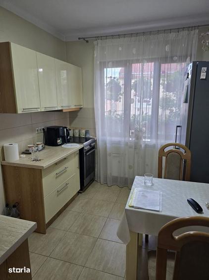 Apartament in asocia?ie (la casa), 3 camere, zona Soarelui - 14