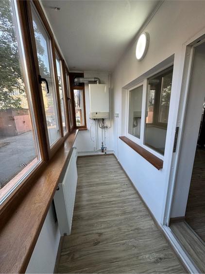 Apartament cu 3 camere decomandat în Girocului