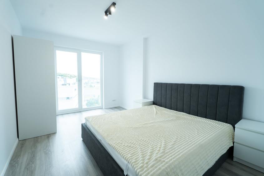Apartament cu 2 camere semidecomandat, mobilat în Iris