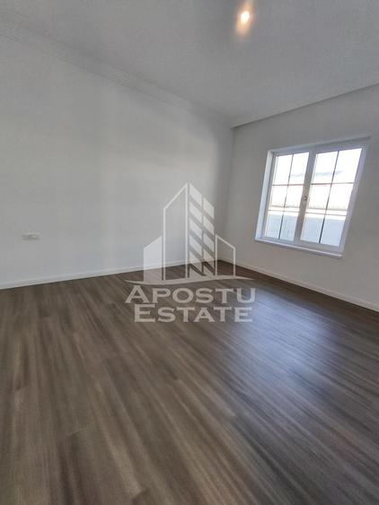 Casă individuală cu 4 camere cu Canalizare în Sânandrei