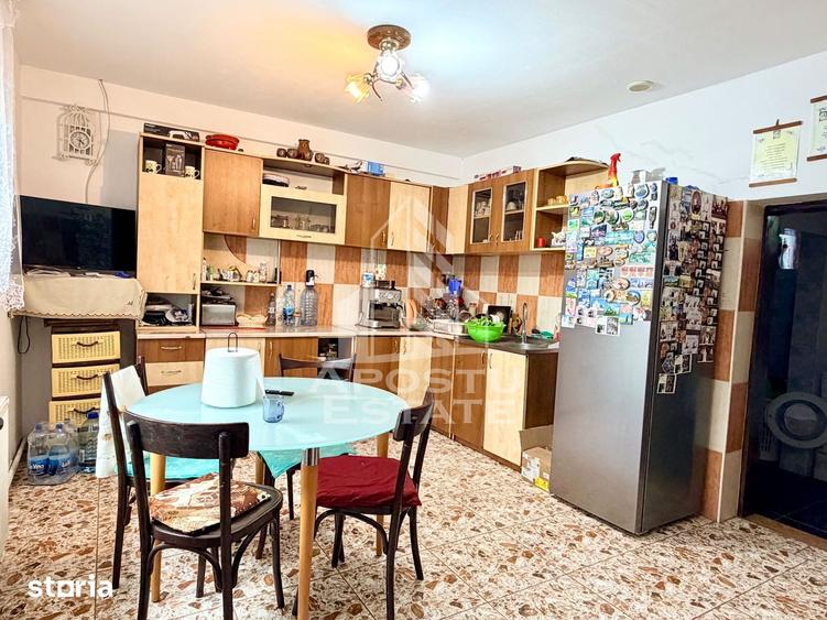 Casă cu 5 camere cu Teren 2890 Mp în Fratelia