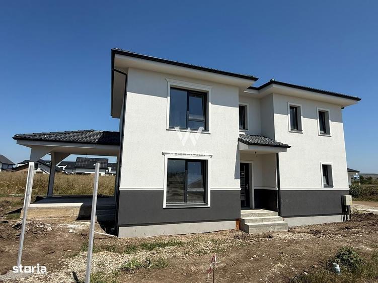 Casă cu 4 camere în Șura Mică