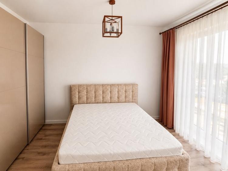 Apartament cu 3 camere decomandat în Lotus