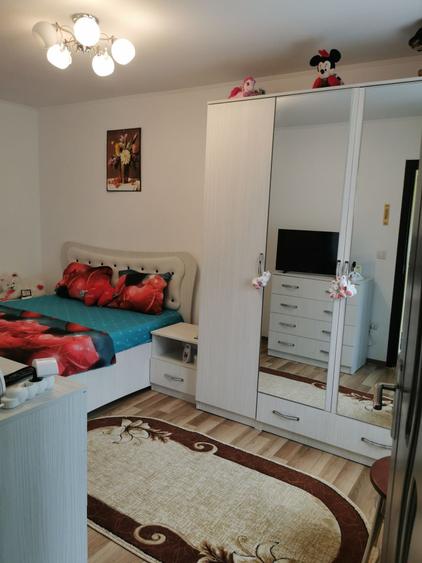 Casă cu 3 camere decomandat în Central