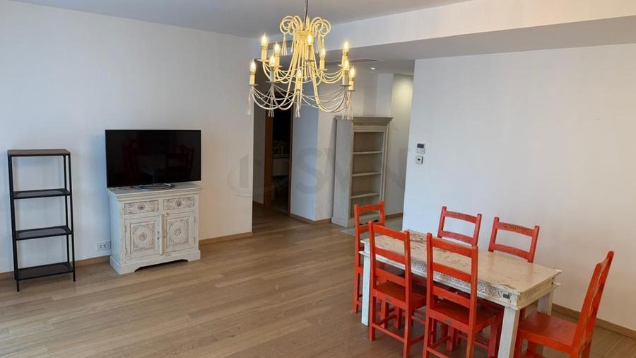Apartament cu 4 camere decomandat, mobilat în Aviatorilor