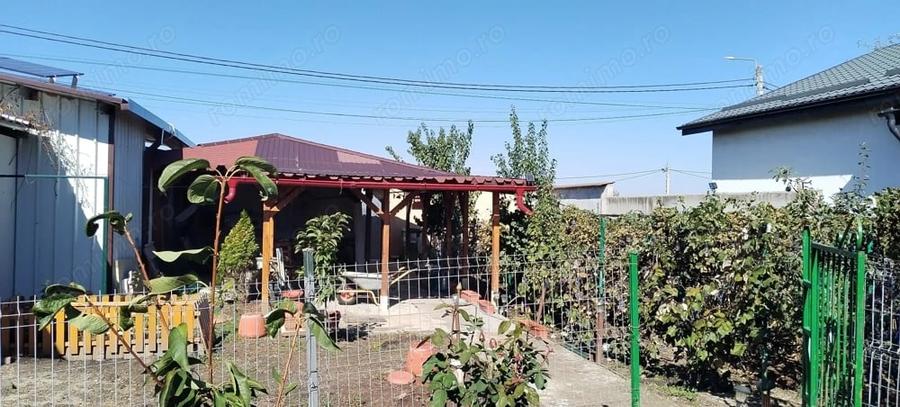 Casă cu 5 camere în Brănești