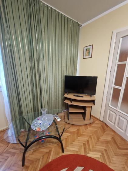 Apartament cu 2 camere nedecomandat, mobilat în P-ța Unirii