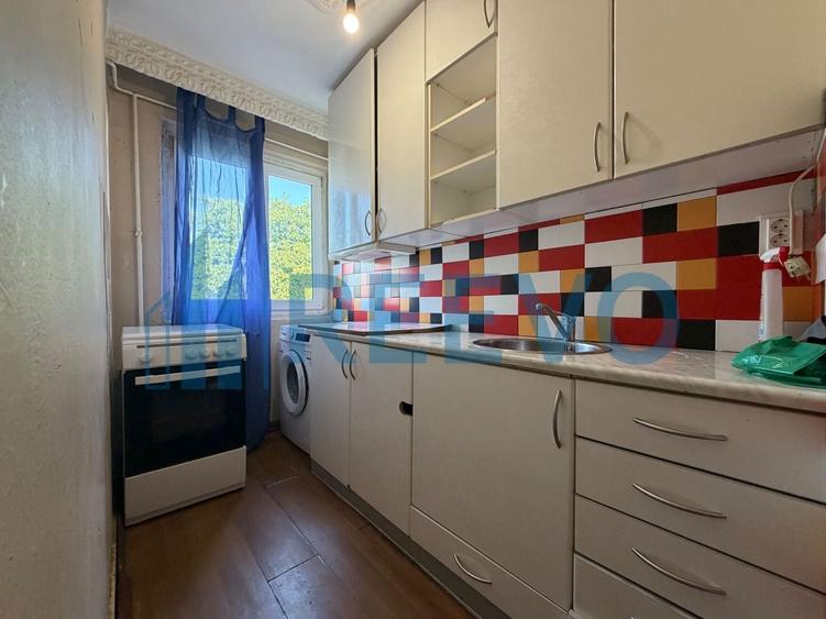 Apartament cu 2 camere nedecomandat, mobilat în Republicii