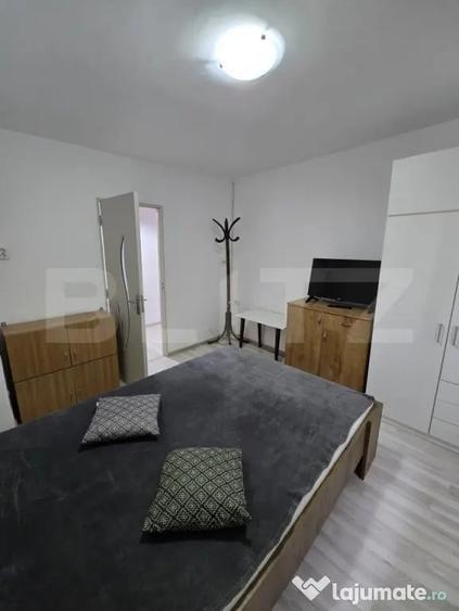 Apartament cu 3 camere semidecomandat în Soarelui