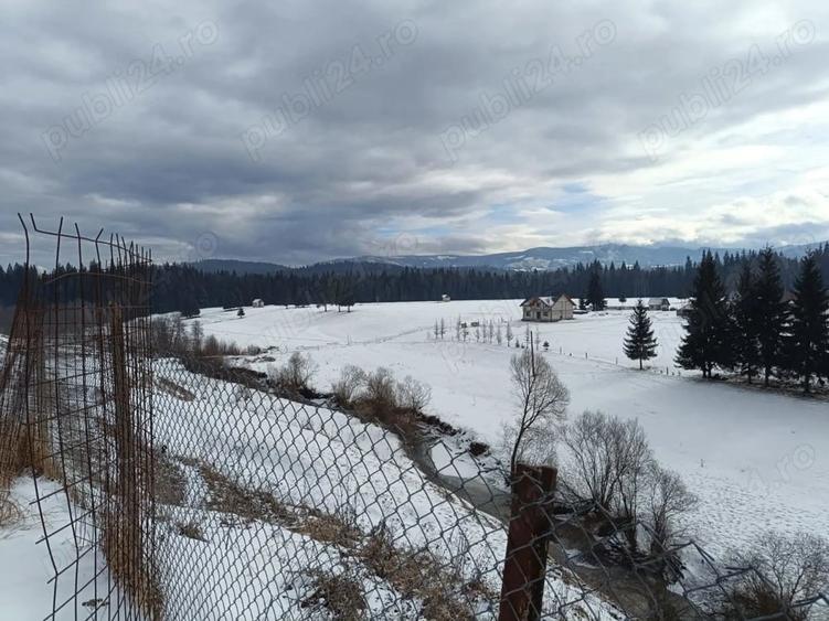 Casă cu 3 camere cu Teren 3900 Mp în Poiana Stampei