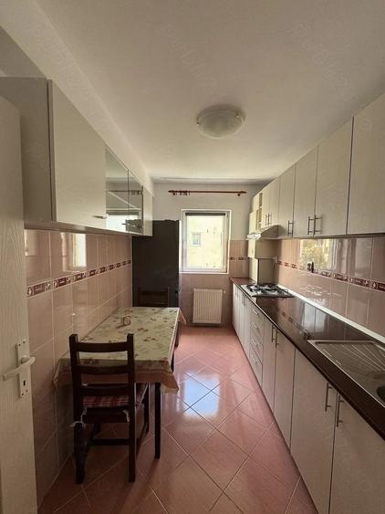 Apartament cu 2 camere decomandat în Florești