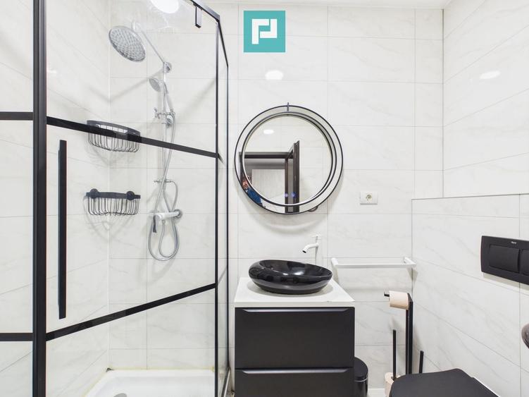 Apartament cu 3 camere semidecomandat în Ultracentral