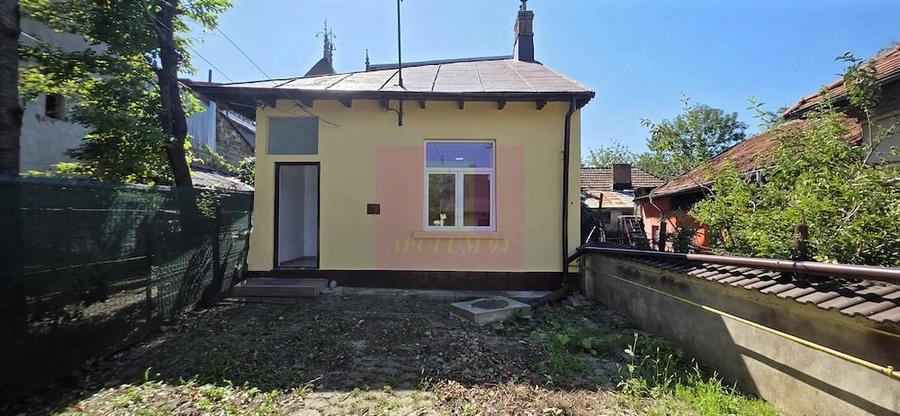 Casă cu 2 camere cu Teren 125 Mp în Central