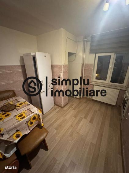 Apartament cu 3 camere decomandat în 1 Mai