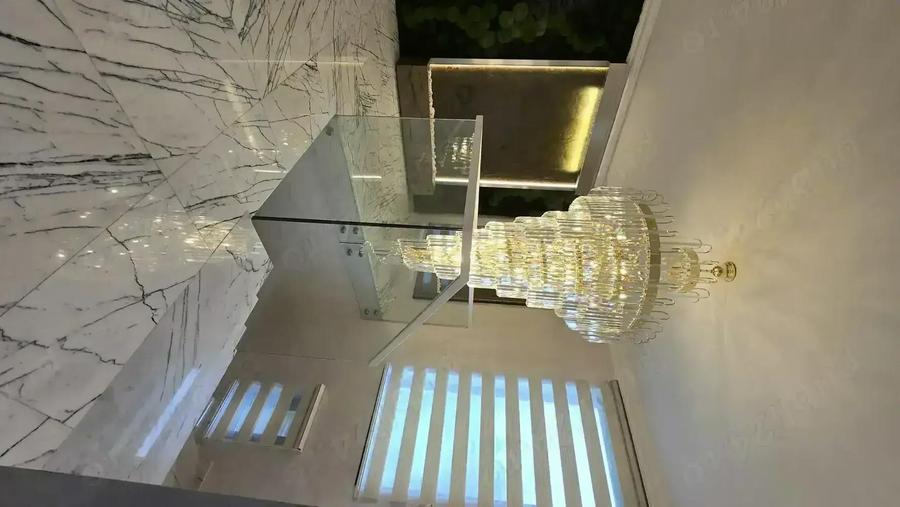 Casă cu 4 camere cu Teren 2530 Mp în Central