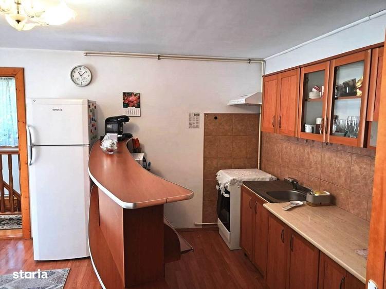 Apartament cu 3 camere în Cristian
