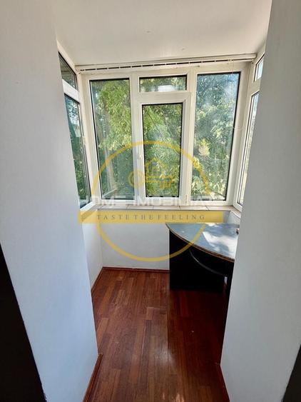 Apartament cu 4 camere decomandat, mobilat în Central