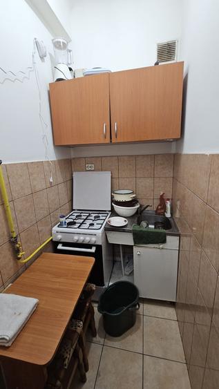 Garsonieră decomandată în Universitate