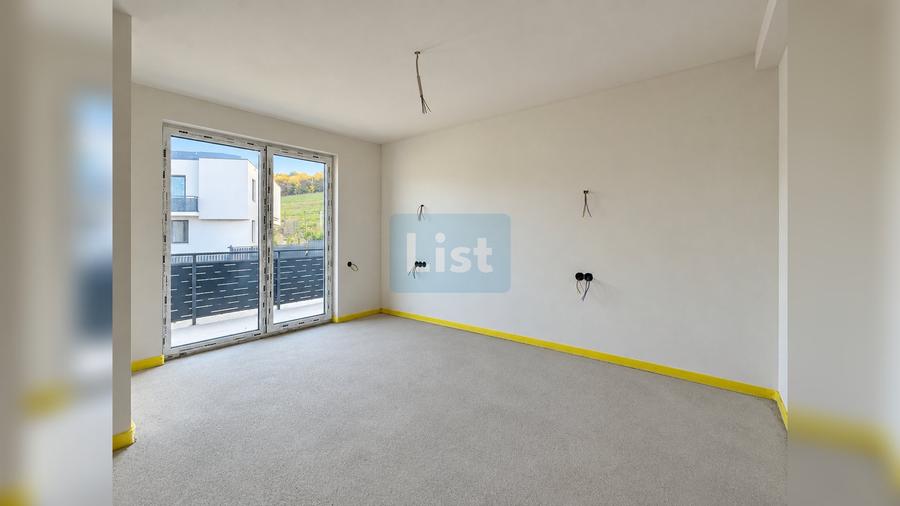 Duplex cu 4 camere cu Canalizare în Florești