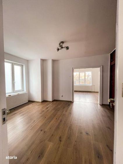 Casă cu 4 camere cu Teren 390 Mp în Trei Stejari