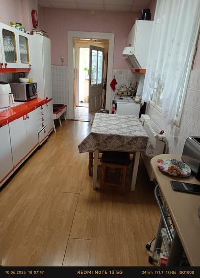 Casă individuală cu 6 camere cu Canalizare în Olimpia-Stadion