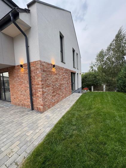 Casă individuală cu 5 camere cu Canalizare în Florești