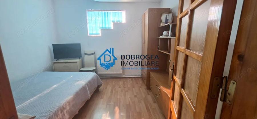 Casă cu 5 camere cu Teren 384 Mp în Păcii