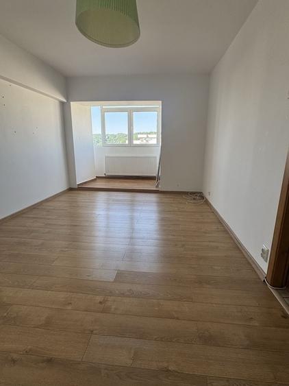 Apartament cu 3 camere decomandat în Câmpina