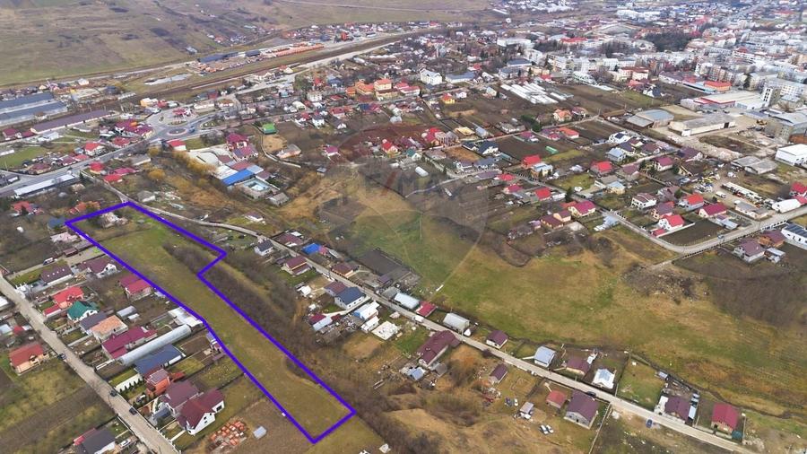 Teren Construcții intravilan de 11254 mp, în Est