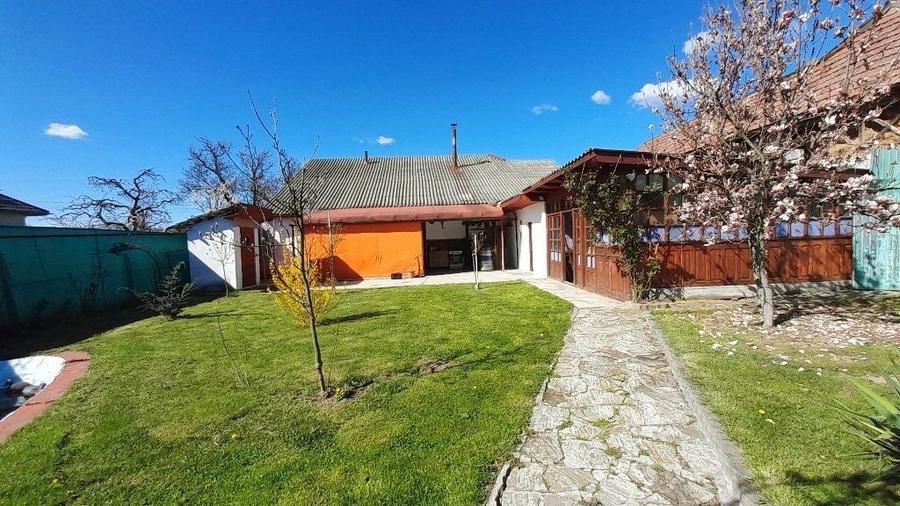 Casă individuală cu 6 camere cu Canalizare în Lunca (Voinești)