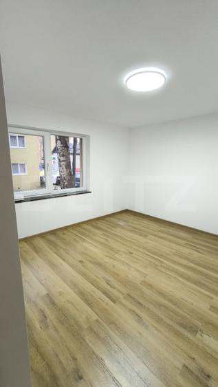 Apartament cu 4 camere decomandat, mobilat în George Enescu