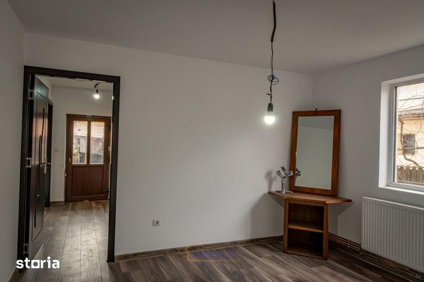 Casă cu 3 camere cu Teren 400 Mp în Coman