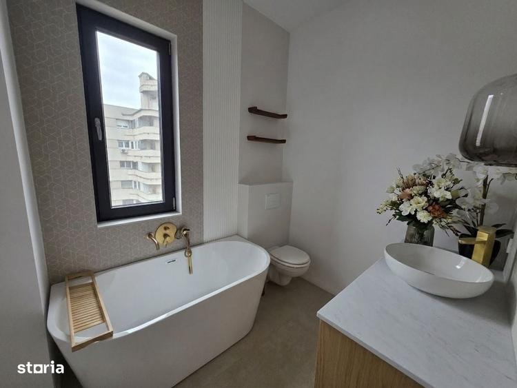 Apartament cu 3 camere semidecomandat în Universitate