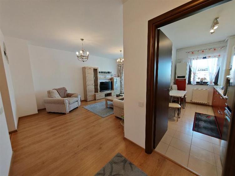 Apartament cu 2 camere decomandat, mobilat în Astra
