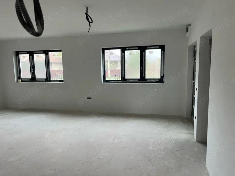 Casă cu 5 camere cu Teren 1000 Mp în Berteștii de Jos