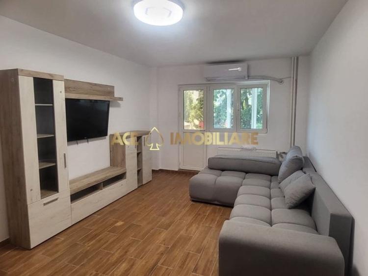 Apartament cu 2 camere decomandat, mobilat în Costin Georgian