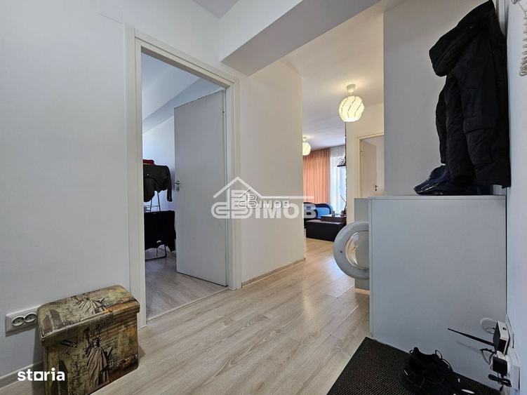 Apartament cu 3 camere decomandat în Valea